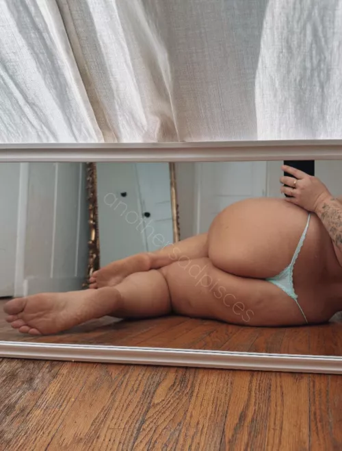 Nothing wrong with a few dimples in your booty