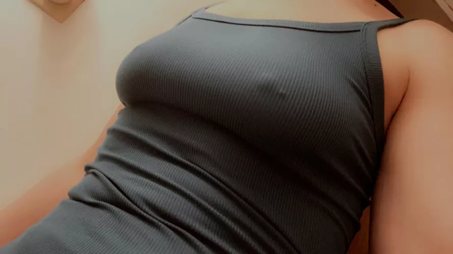 Off work and starting my 4 day weekend. No bra required.