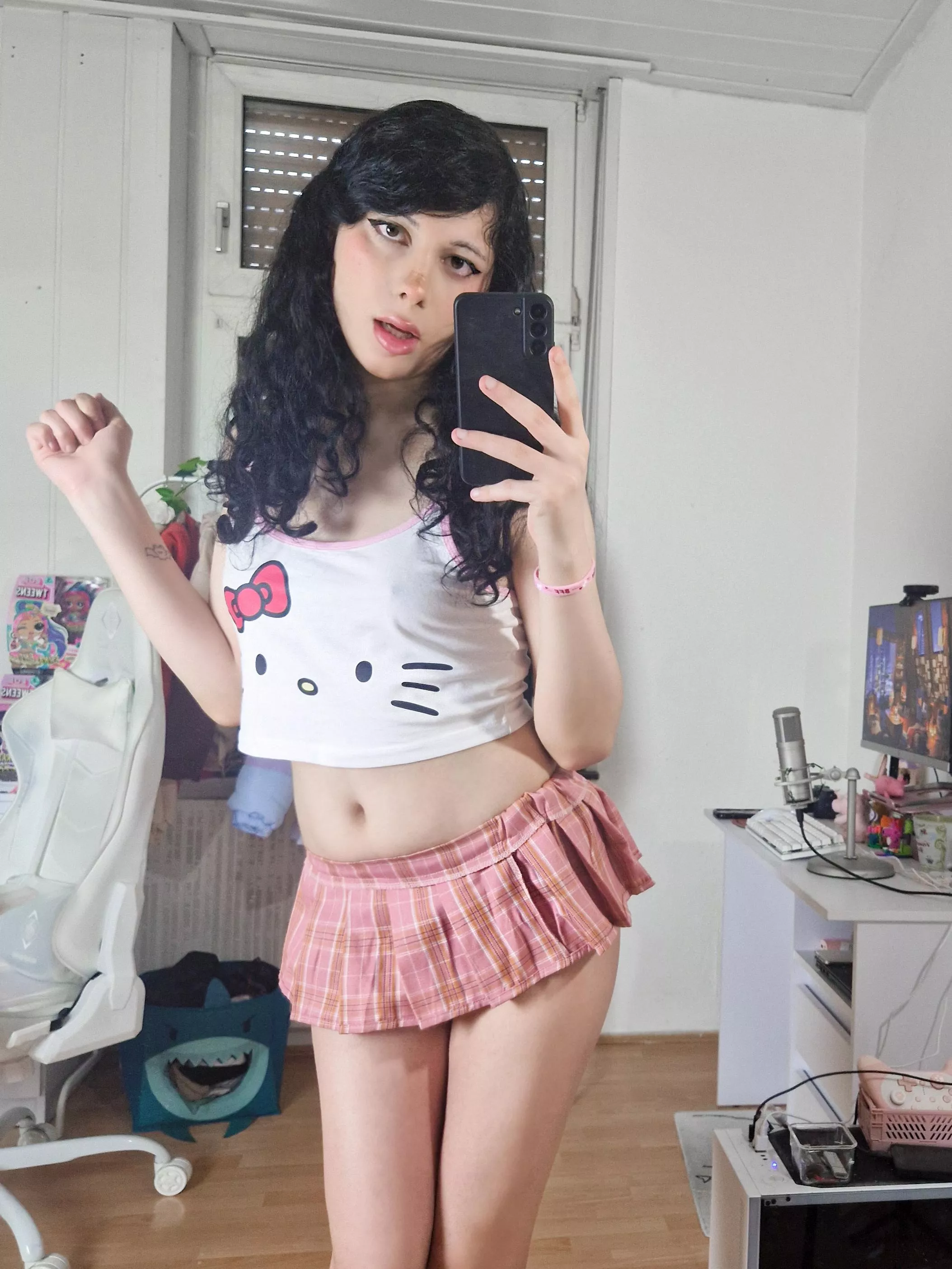 People have told me that I have a girly body :O