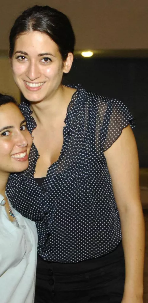 She didn't have a banana so she had to use her head for comparison.