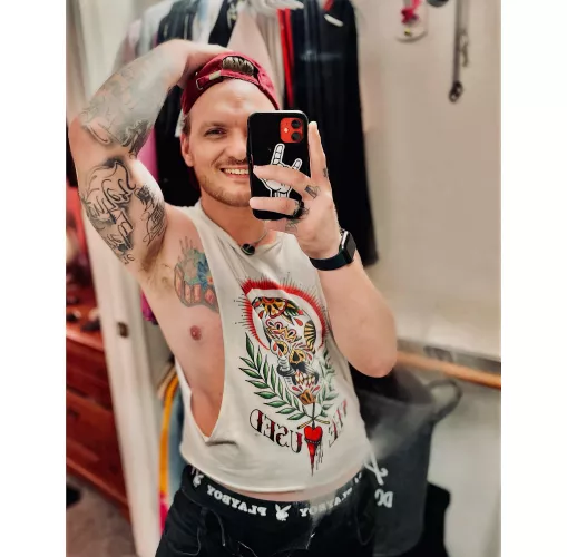 sweaty af during spring break 💦