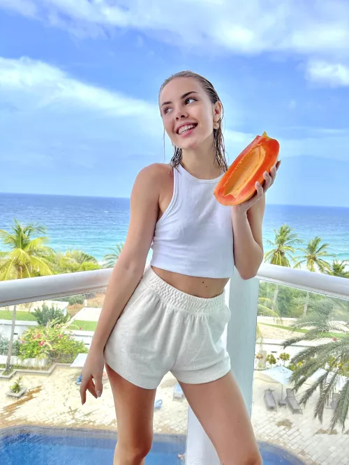 thanks for taking me cute picture here, it also show's how petite i am