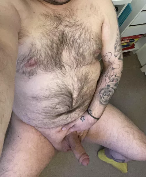 Who would like to take a thicc hairy guys virginity?