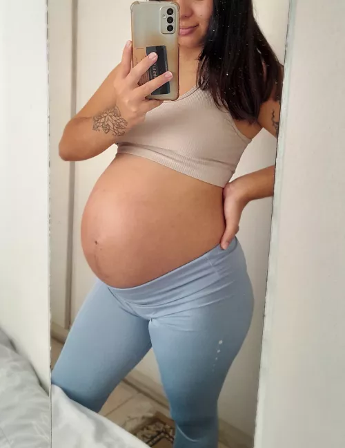 Young pregnant Latina, do you want to see more nudes?  say yes