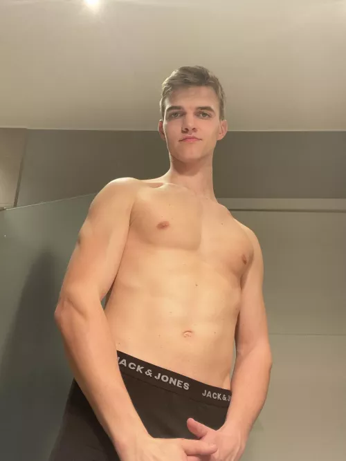 100 🆙 and i’ll lose the underwear