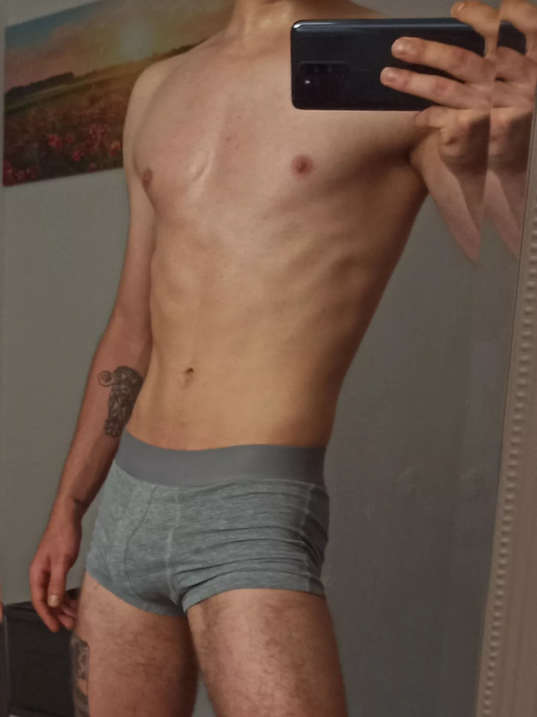 22 big cock top looking for OLDER bottoms with good ass to pound. be fit and masculine. sc: guygonewild00