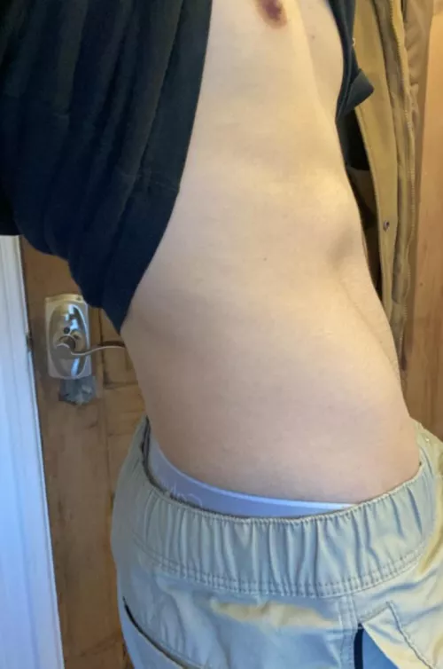 23 college bro with morning wood looking for 18 to 27 no face. Snap: dan_myl24