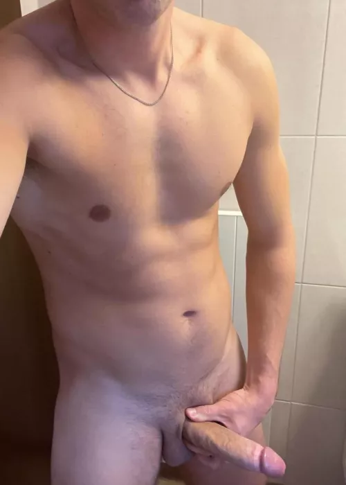 24 fit bi London athlete for similar sc: curious_james98