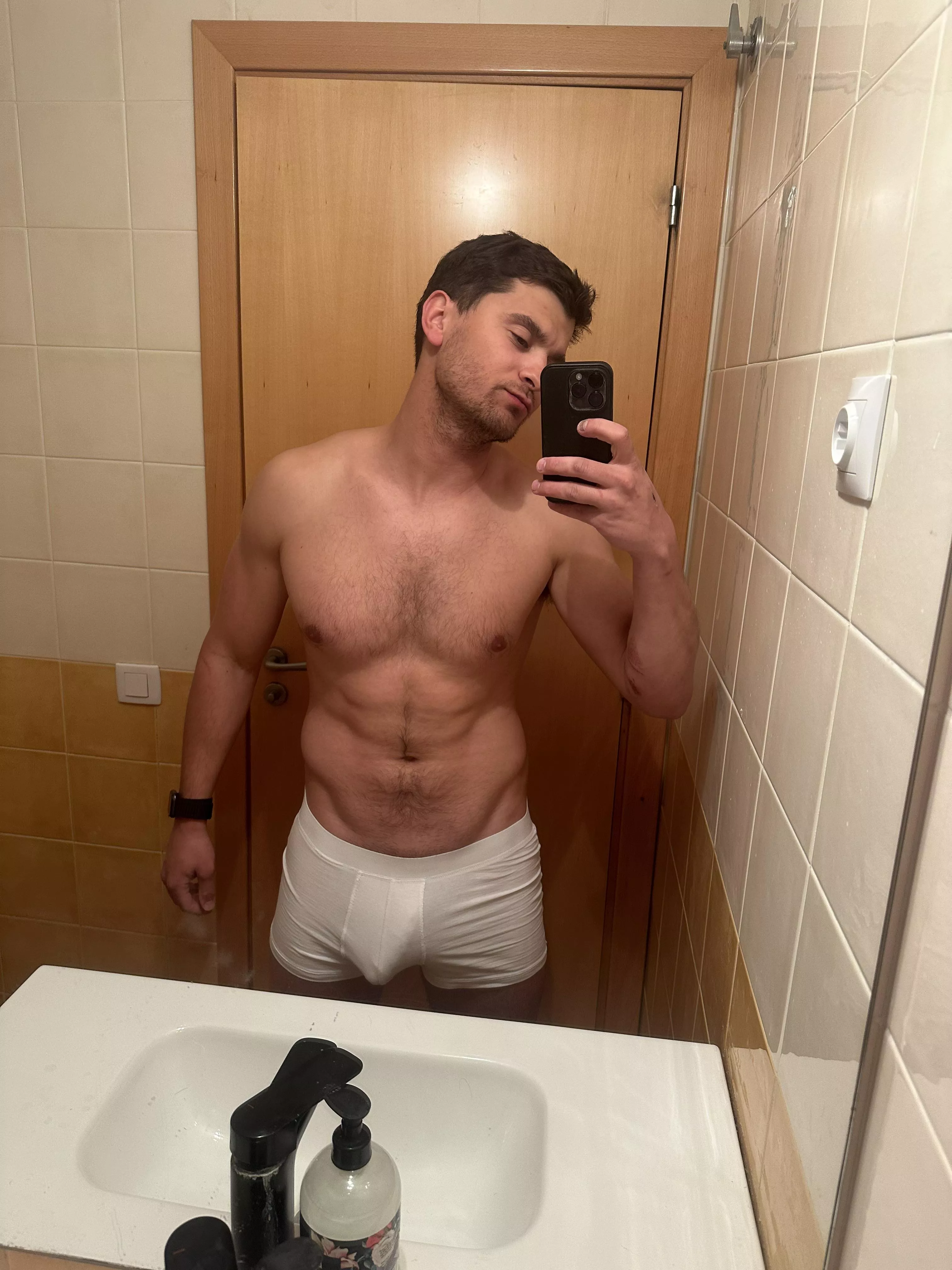 All natural earth man with healthy muscles and physique, and nice 🍆 do u like?