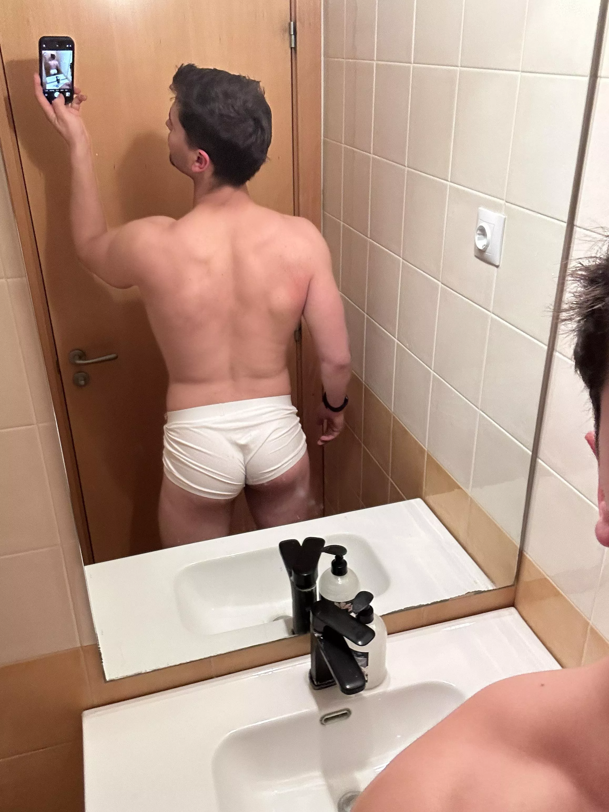 All natural man with a tight ass… are u into it??