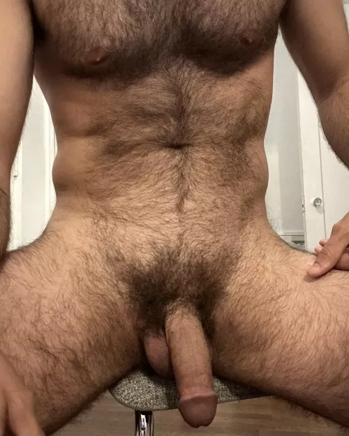 Anyone into sucking my nipples? 🙏