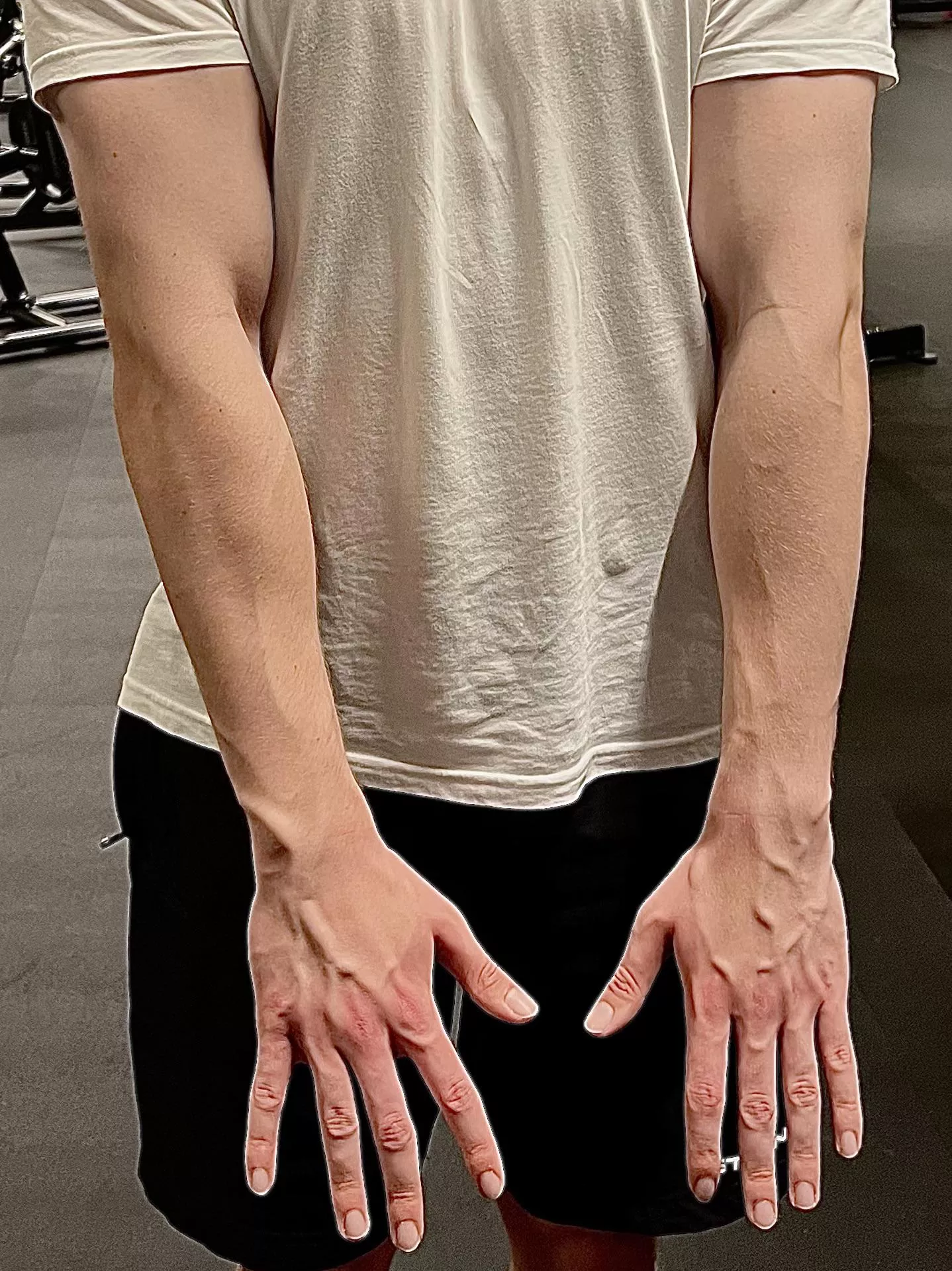 Big hands ✅ Athletic✅ Enough veins ❓