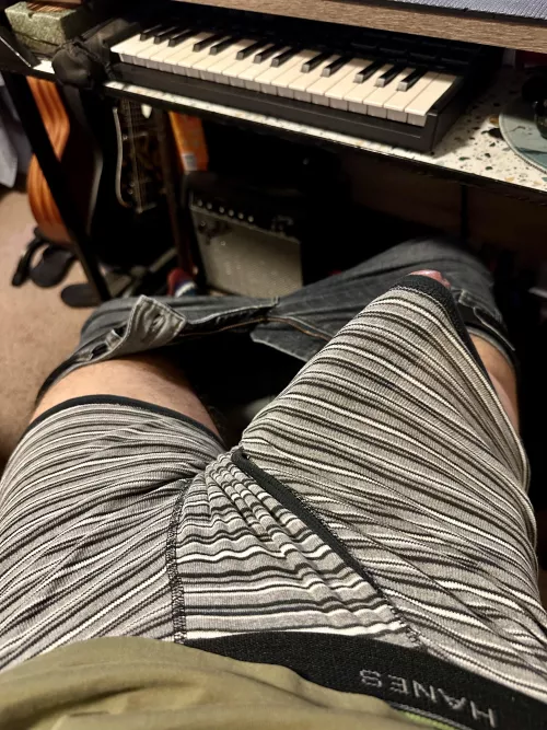 Bulging hard for you!