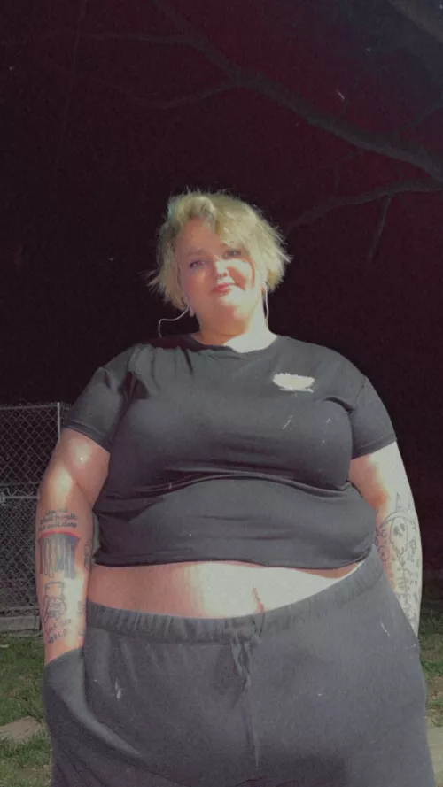 But this pretty girl some sushi 😭