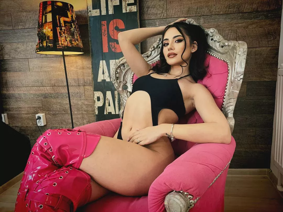 Come get me naked and wet.