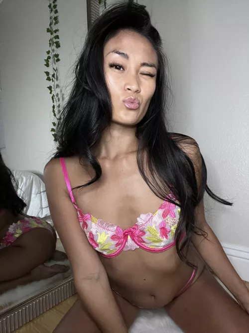 Come up to my room and lick mine