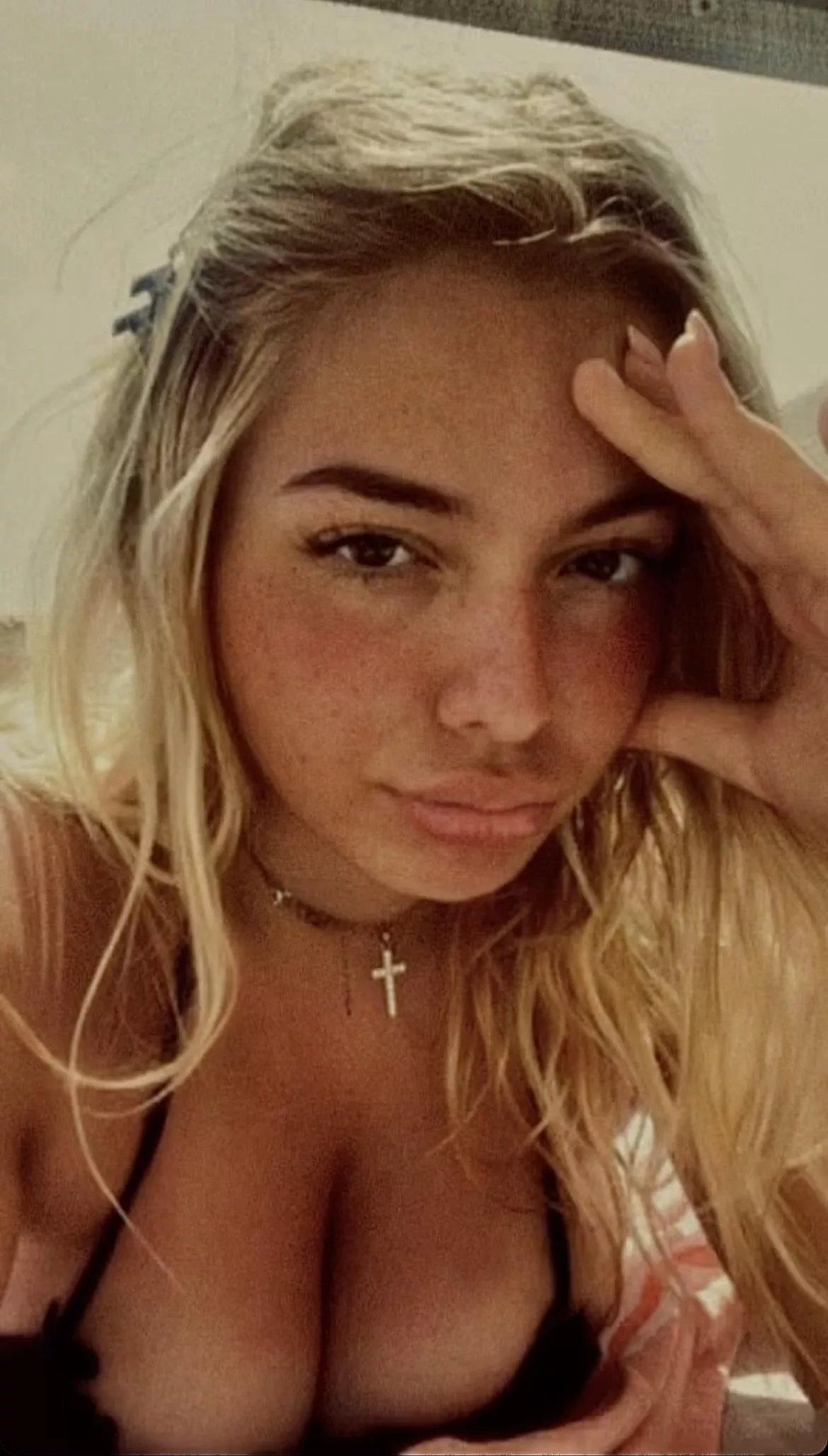 Cute face, big melons