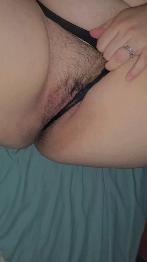 Do u like my hairy chubby pussy 