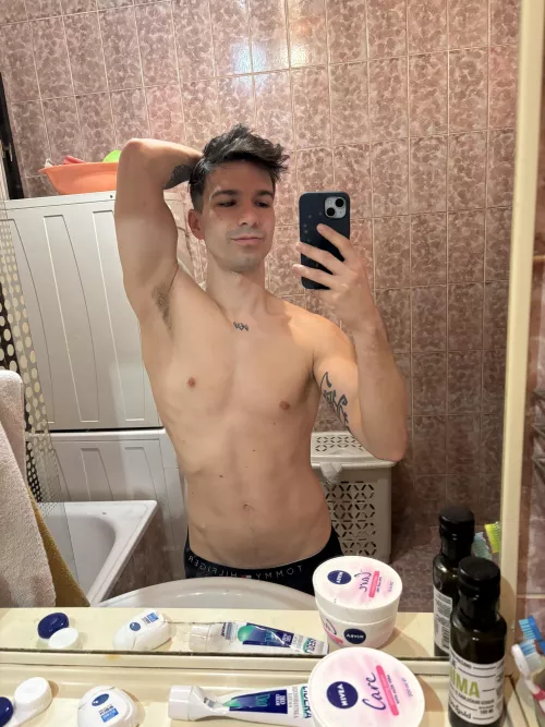 Do you like my pits?😋