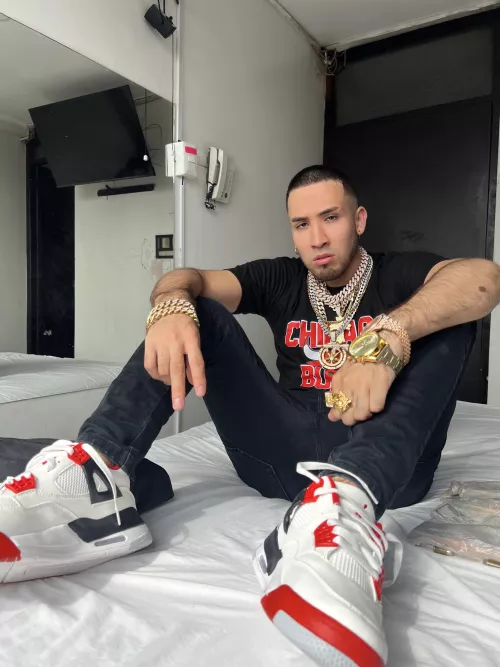 Do you love a gay alpha? 