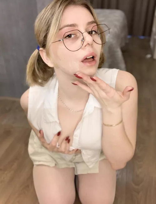 European girls take cum everywhere like good girls