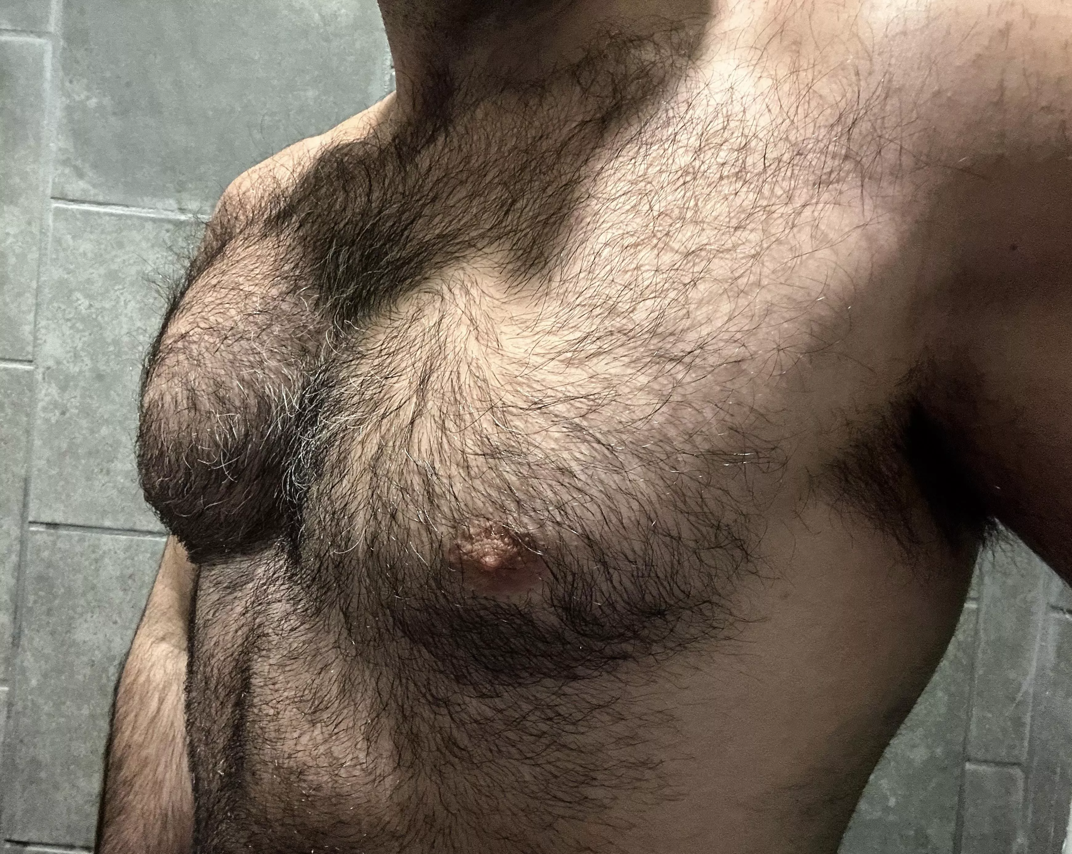 For the hairy chest lovers😉