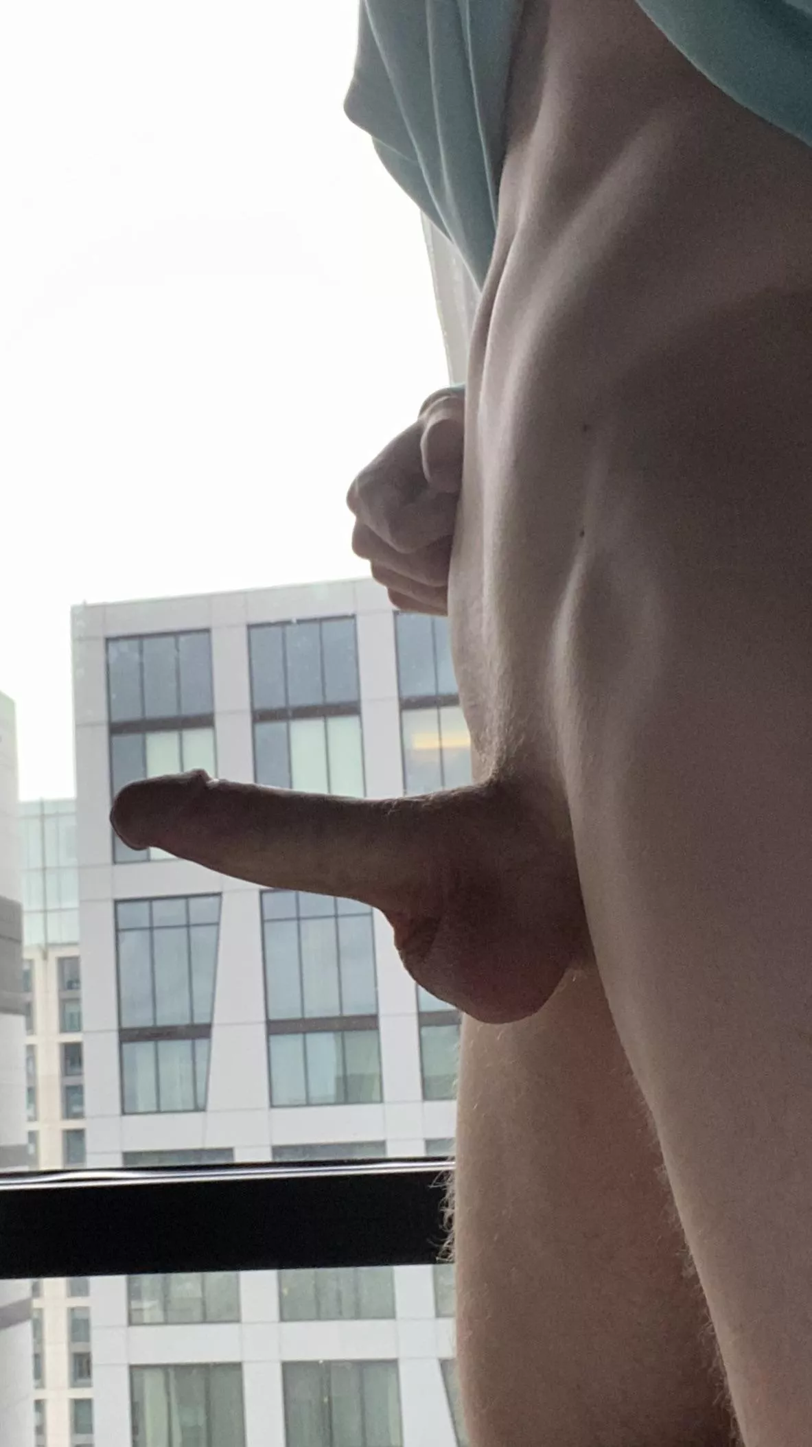 Giving my hotel neighbors a lil show this morning😛