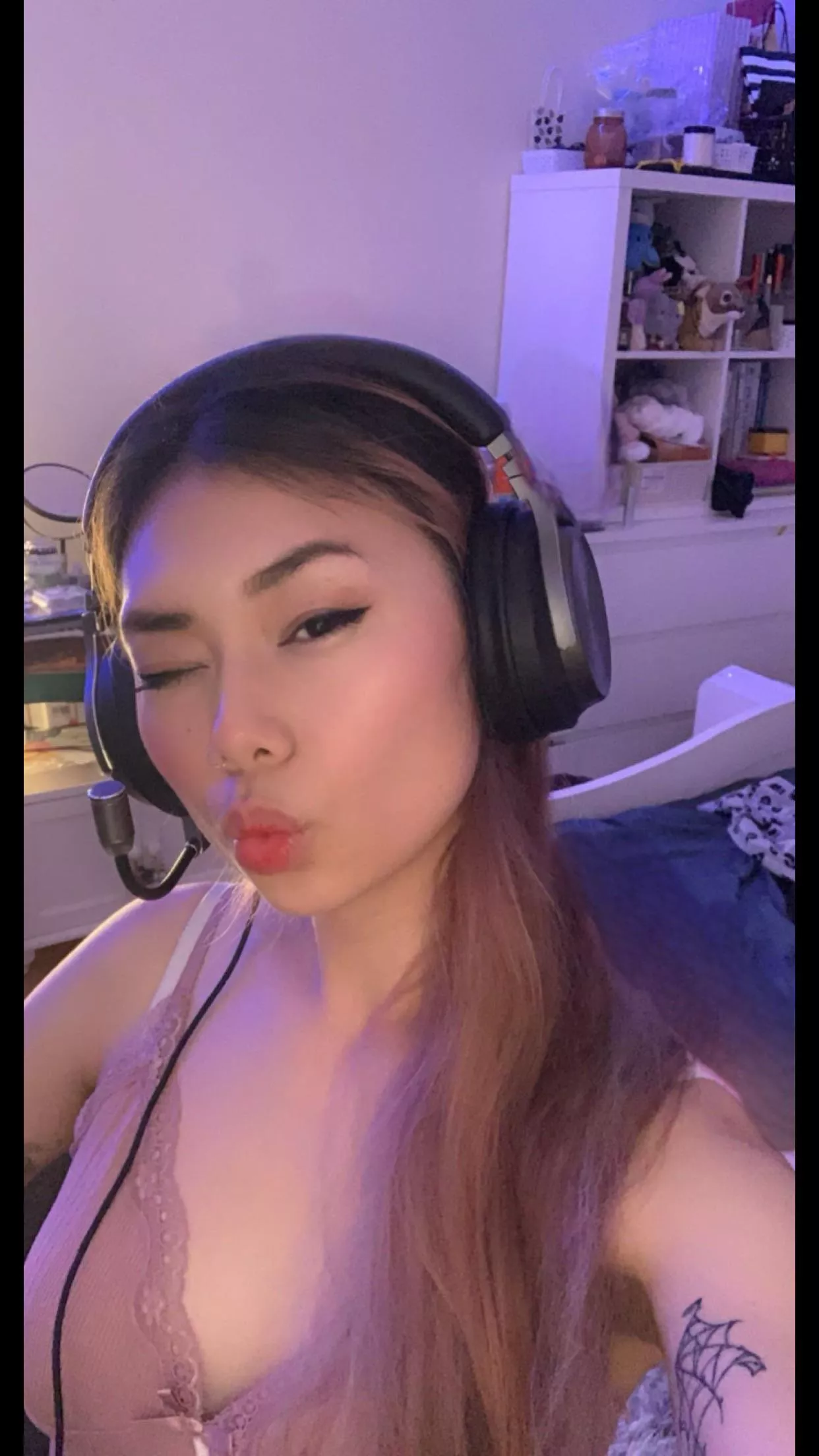  Here for mOral support 🥰