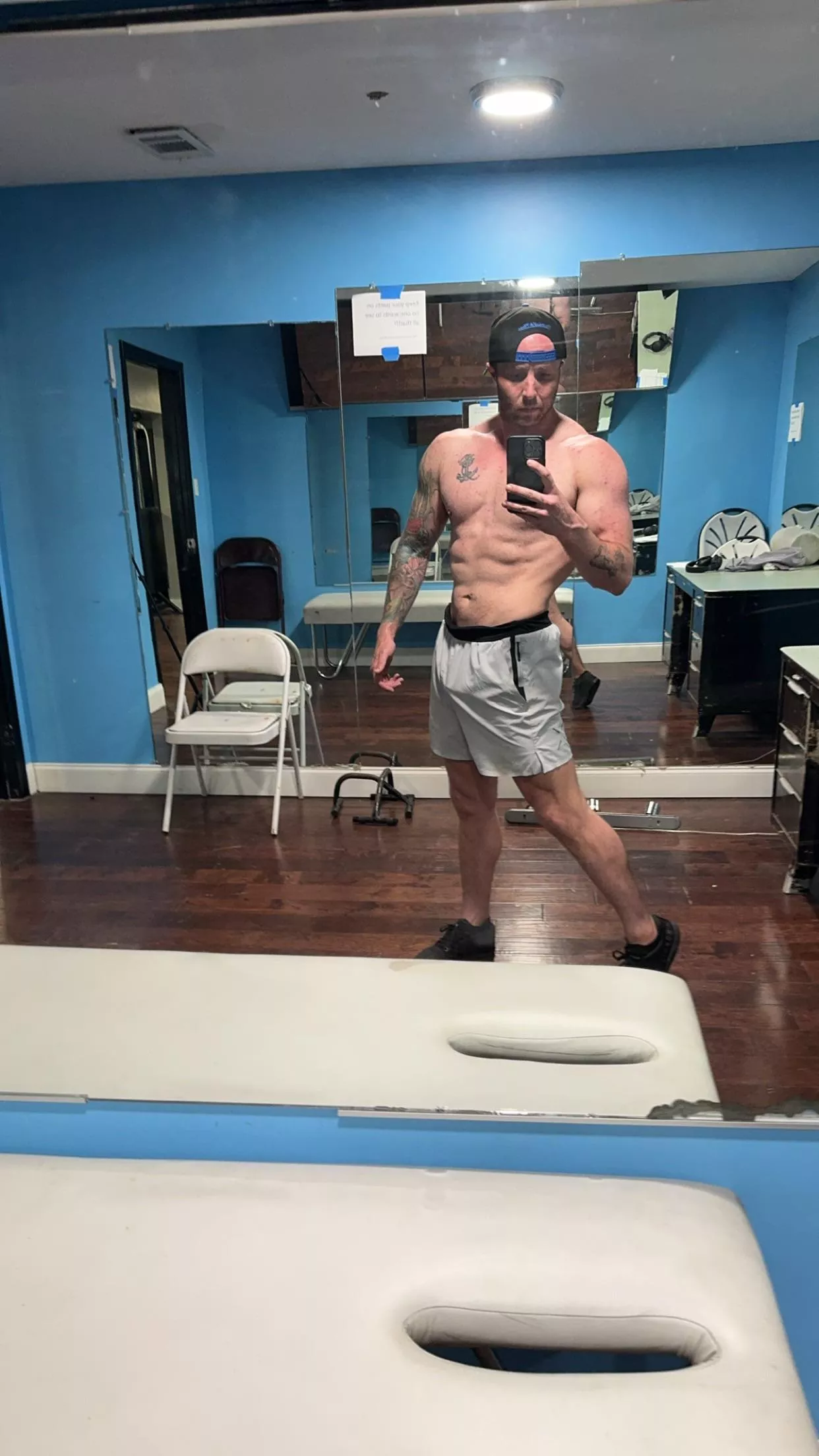 Hey cuties. Anyone trying to hit the gym with me?