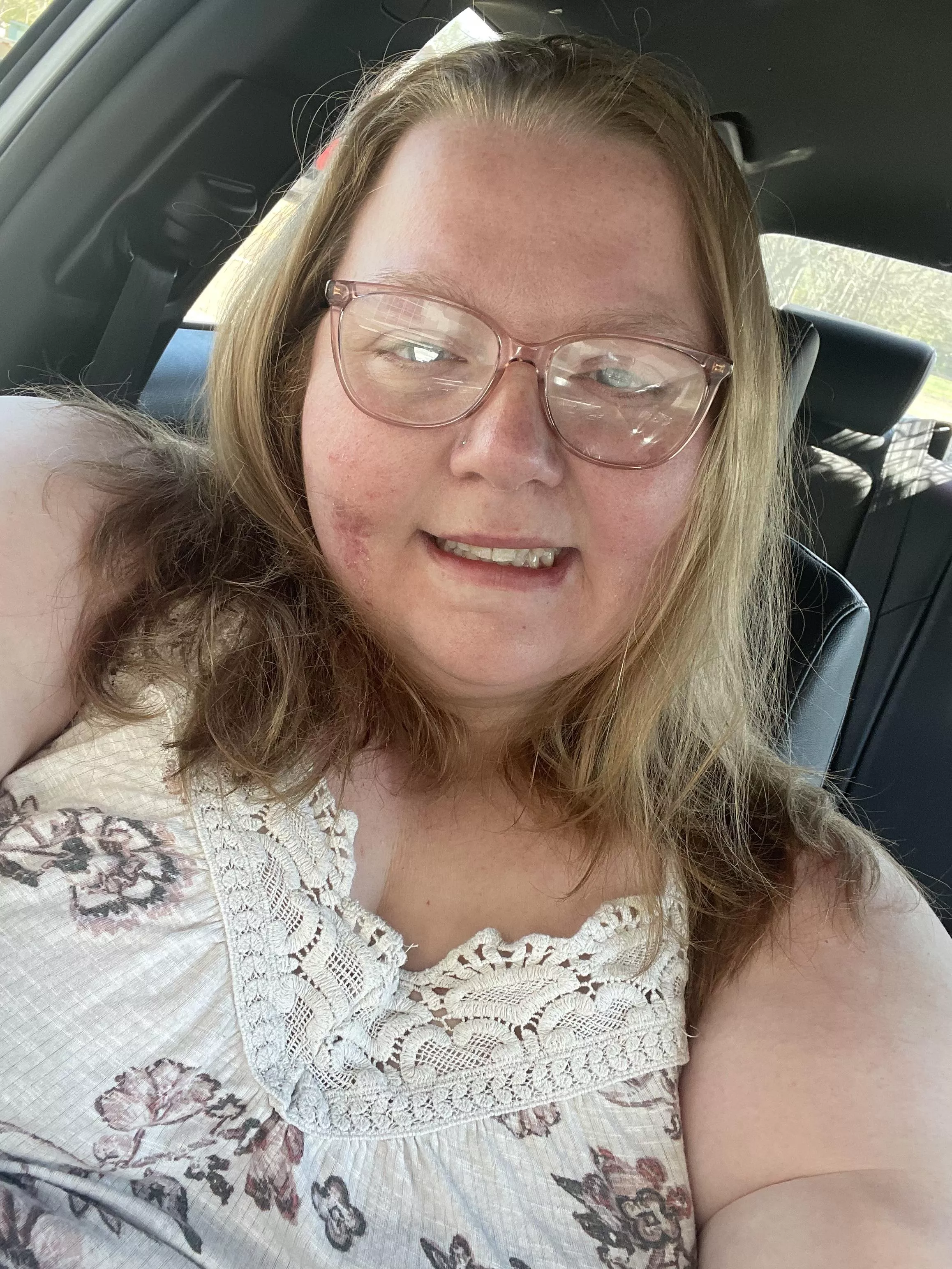 Hey there new here😘