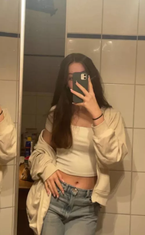 Heyy can someone tribute me with your hot pumped cock 