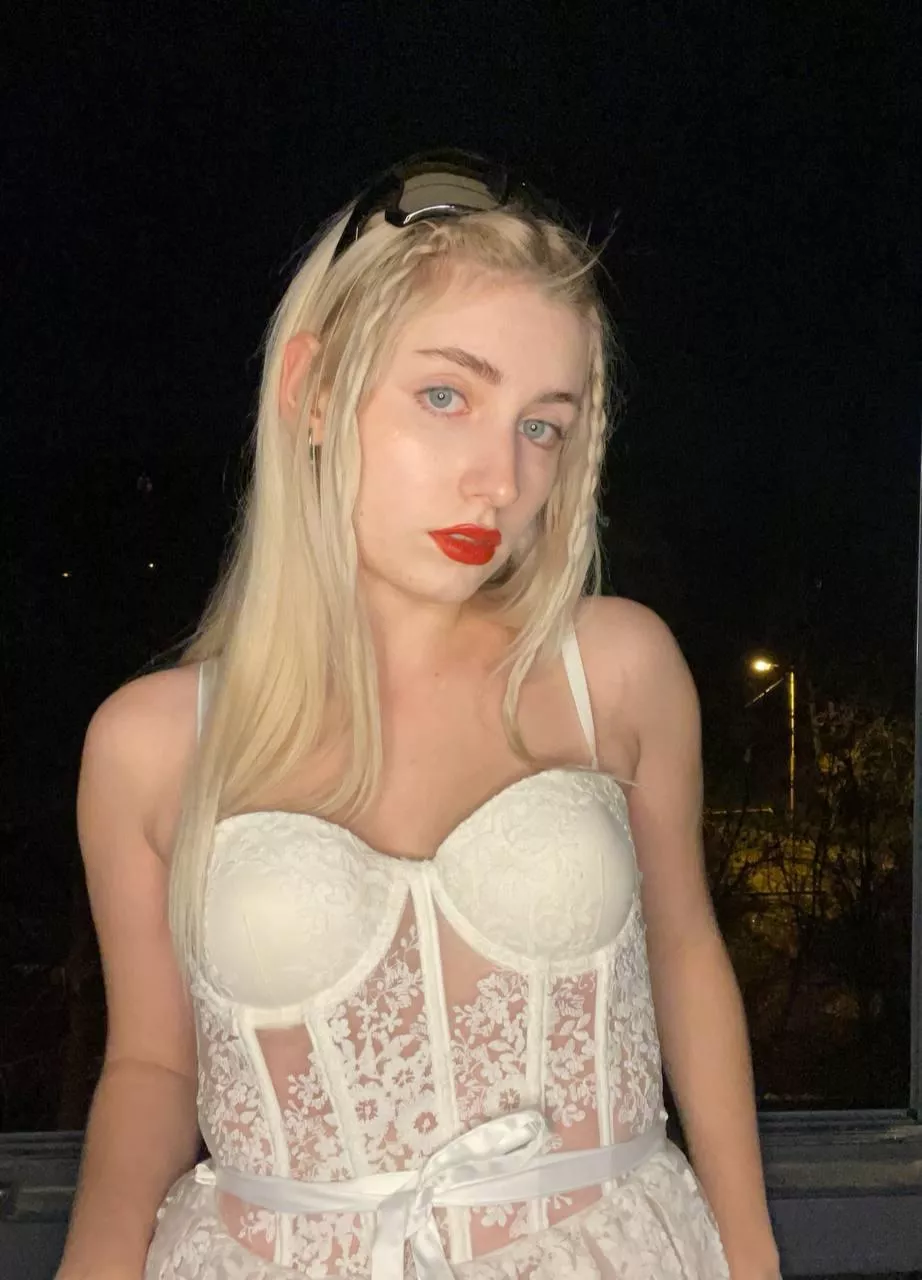 hope someone wants my gothic tits