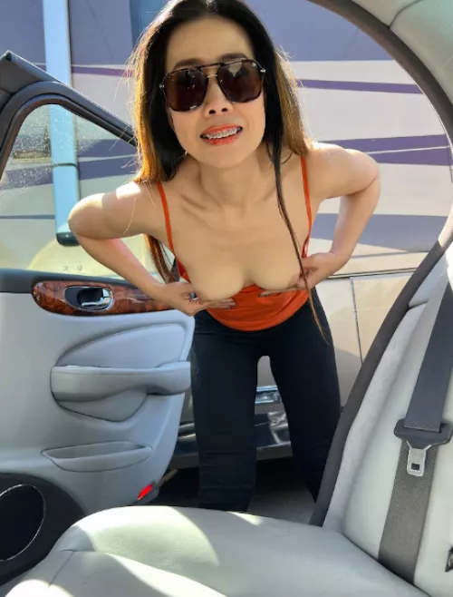 I kind of want to get caught doing this.🤭