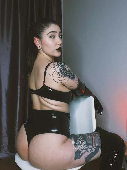 I know how obsessed you are for My outfit