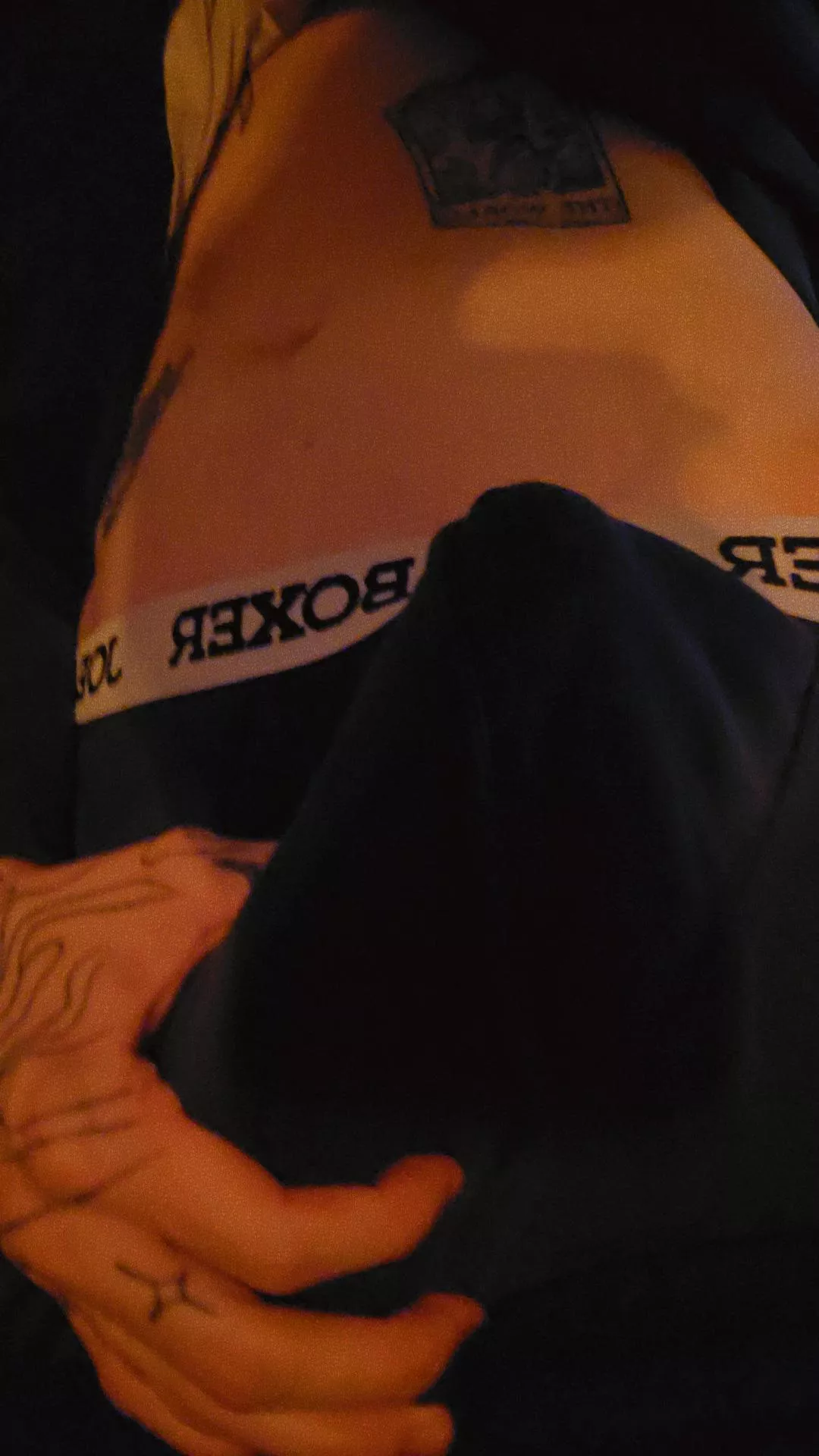 I'd definitely send you nudes while you were bored at work :3