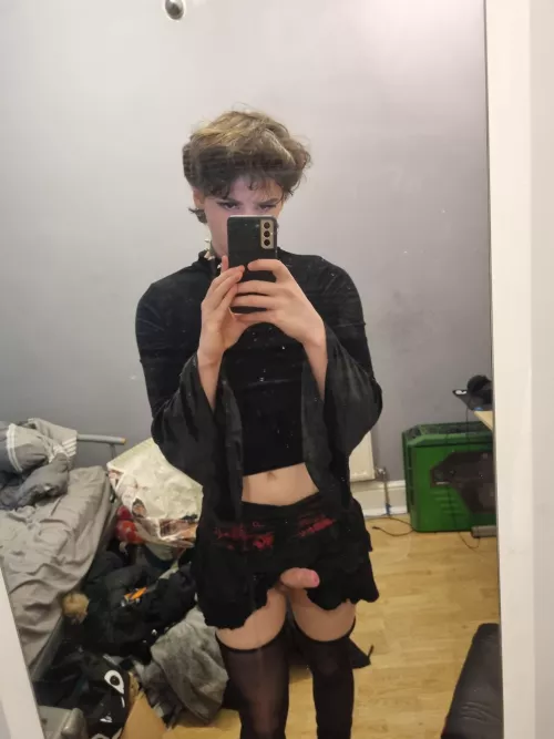 ignore my messy room :p