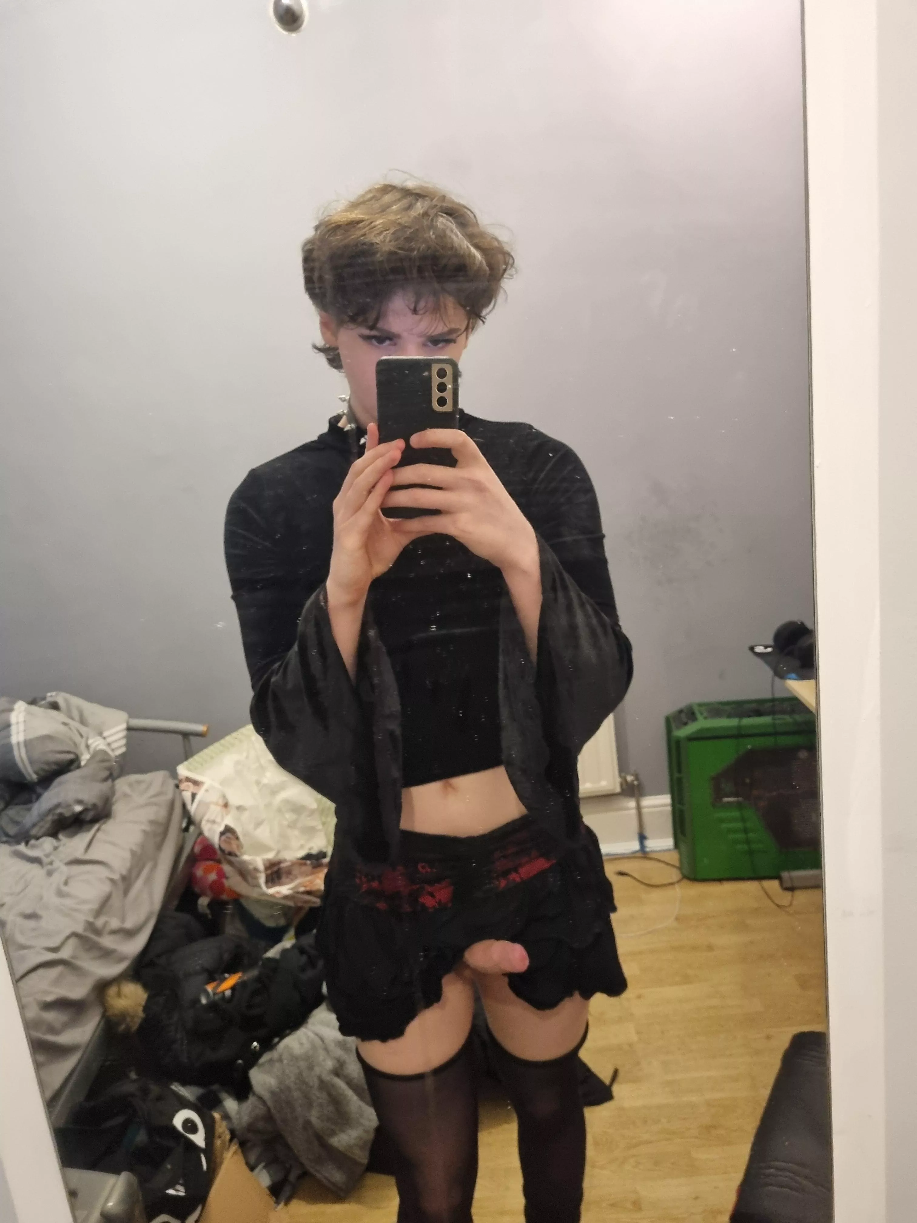 ignore my messy room :p