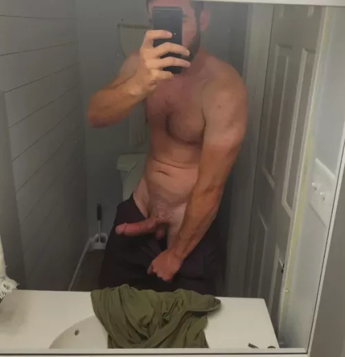 I’m a divorced dad and  need new friends. Want to be one? 😏😏😏 