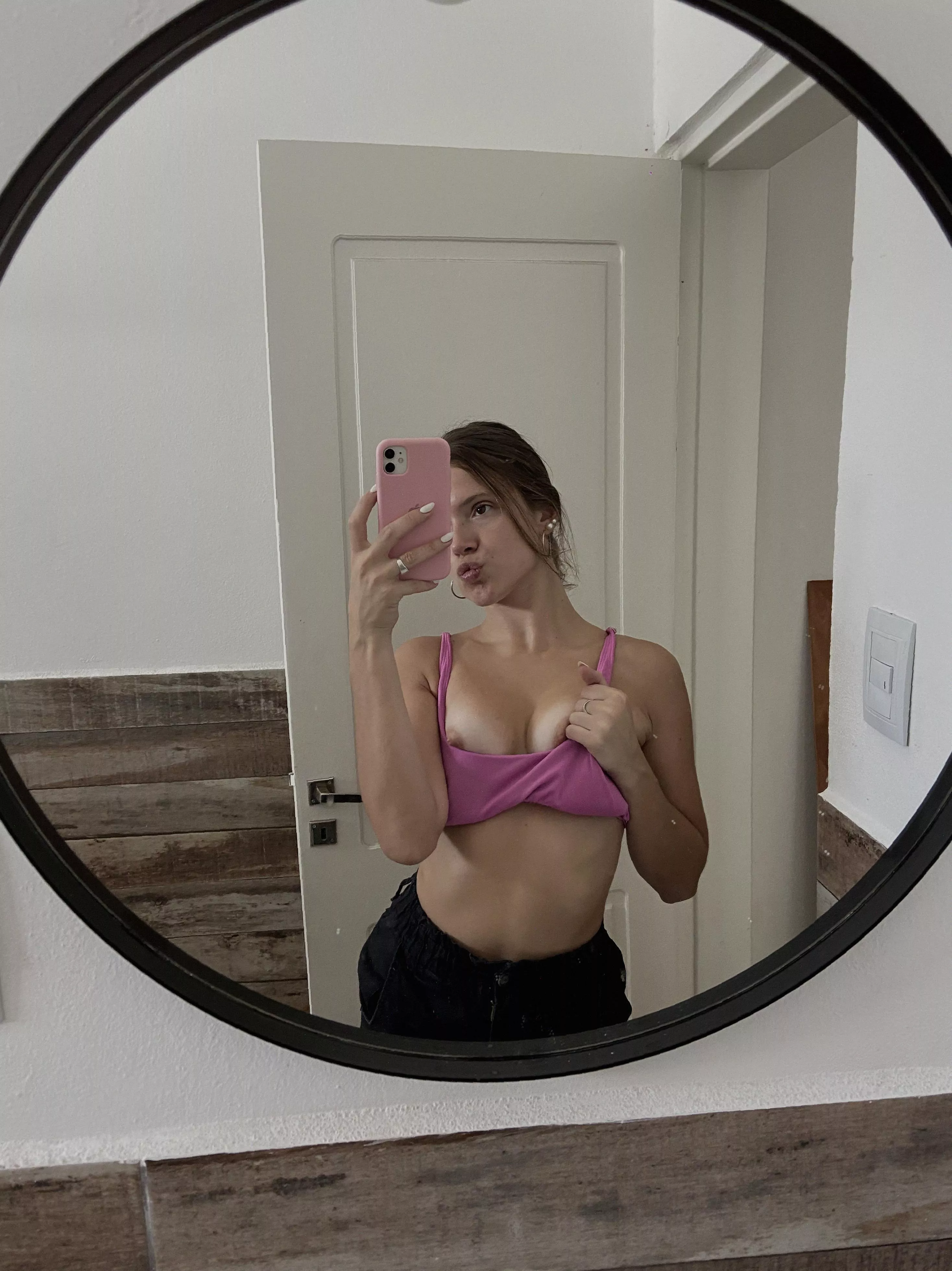 Just turned 18 but i am a slut for facials