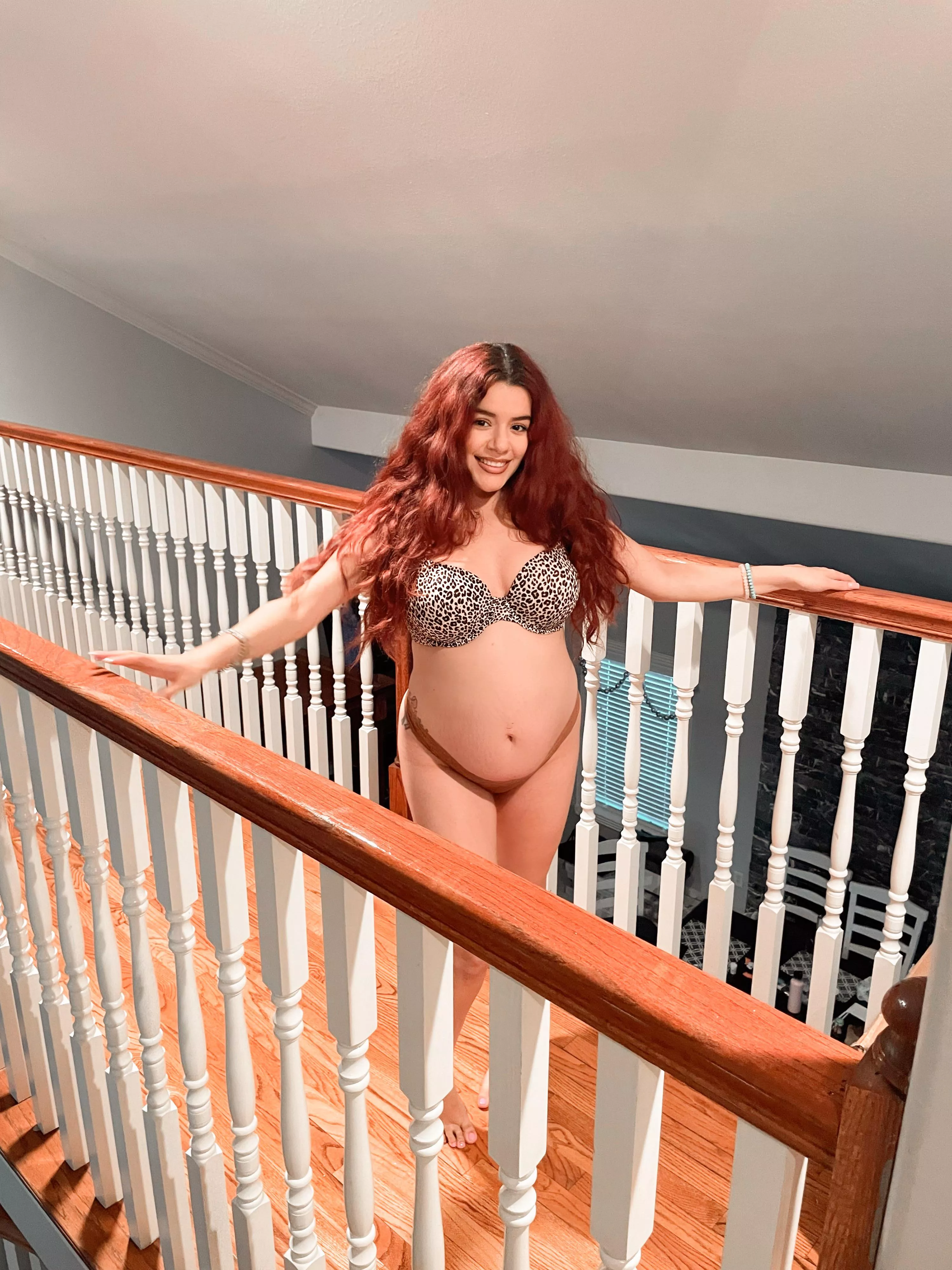 Little ol pregnant mee