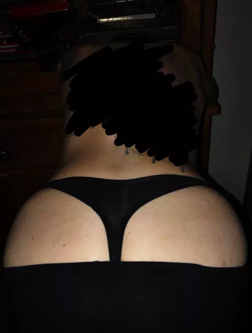 [Mrs,37] G’morning boys ‘n girls 😗