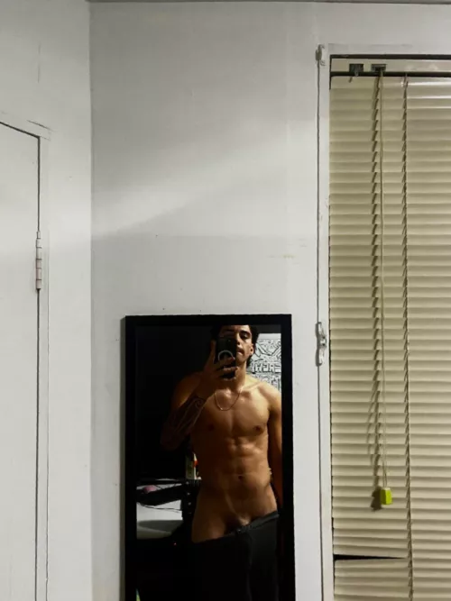 Pull my pants down with your mouth open 