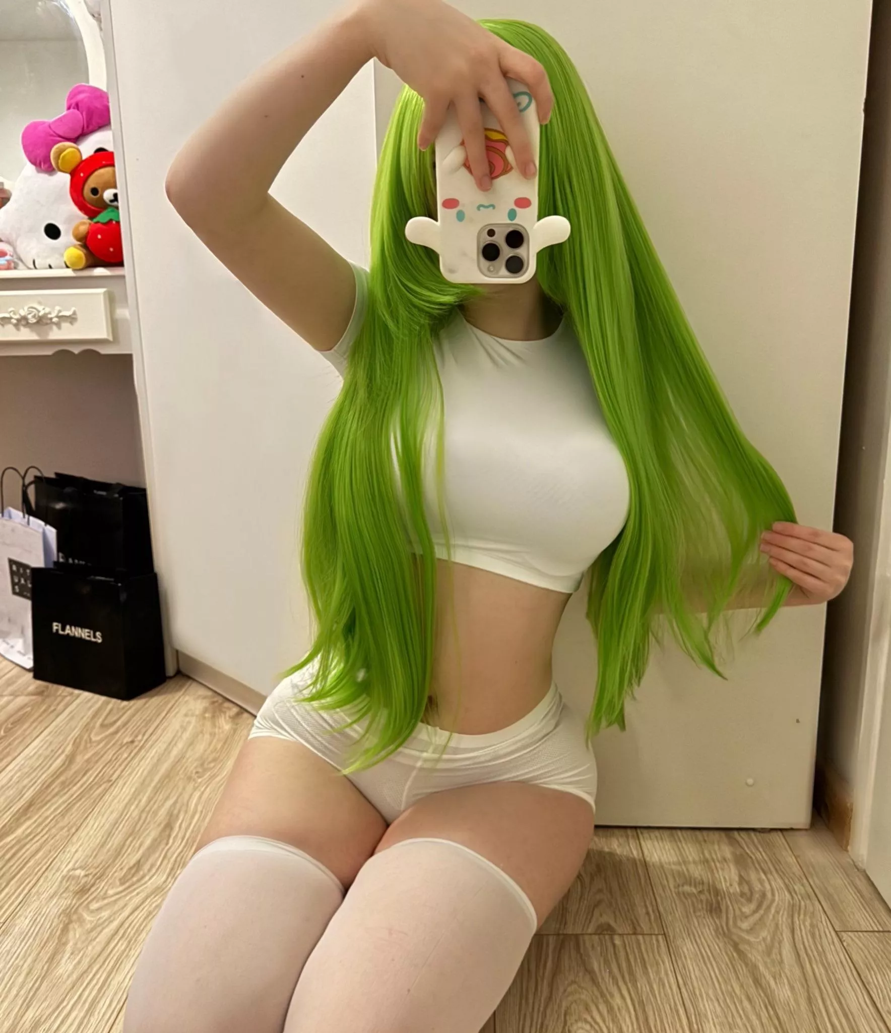 Say hi to your anime gf 🩷