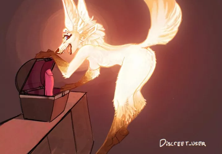 She found a chest! [F] (Discreet_User)