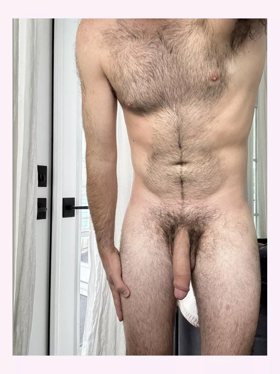 Since everybody wqs very upset that I shaved my pubes, I am growing them back!