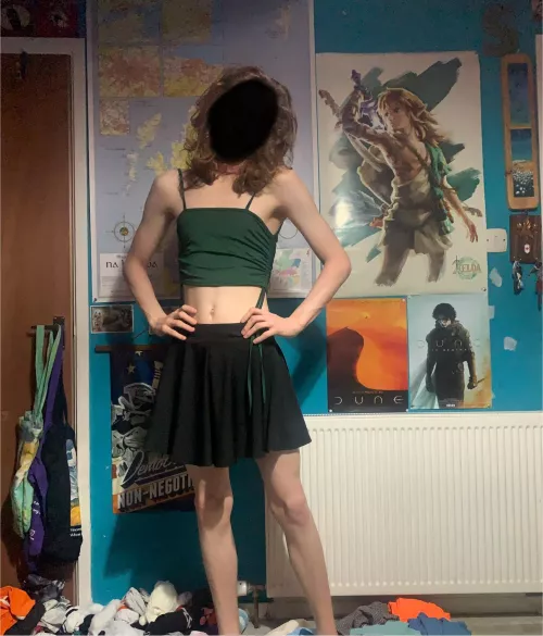 Skirt and cropped top