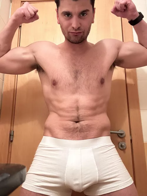 Smellable and kissable armpits