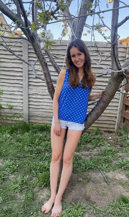 The weather makes my legs and body happy, I hope you can do it too.