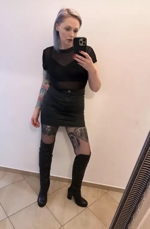 Tight mini skirt and black pantyhose