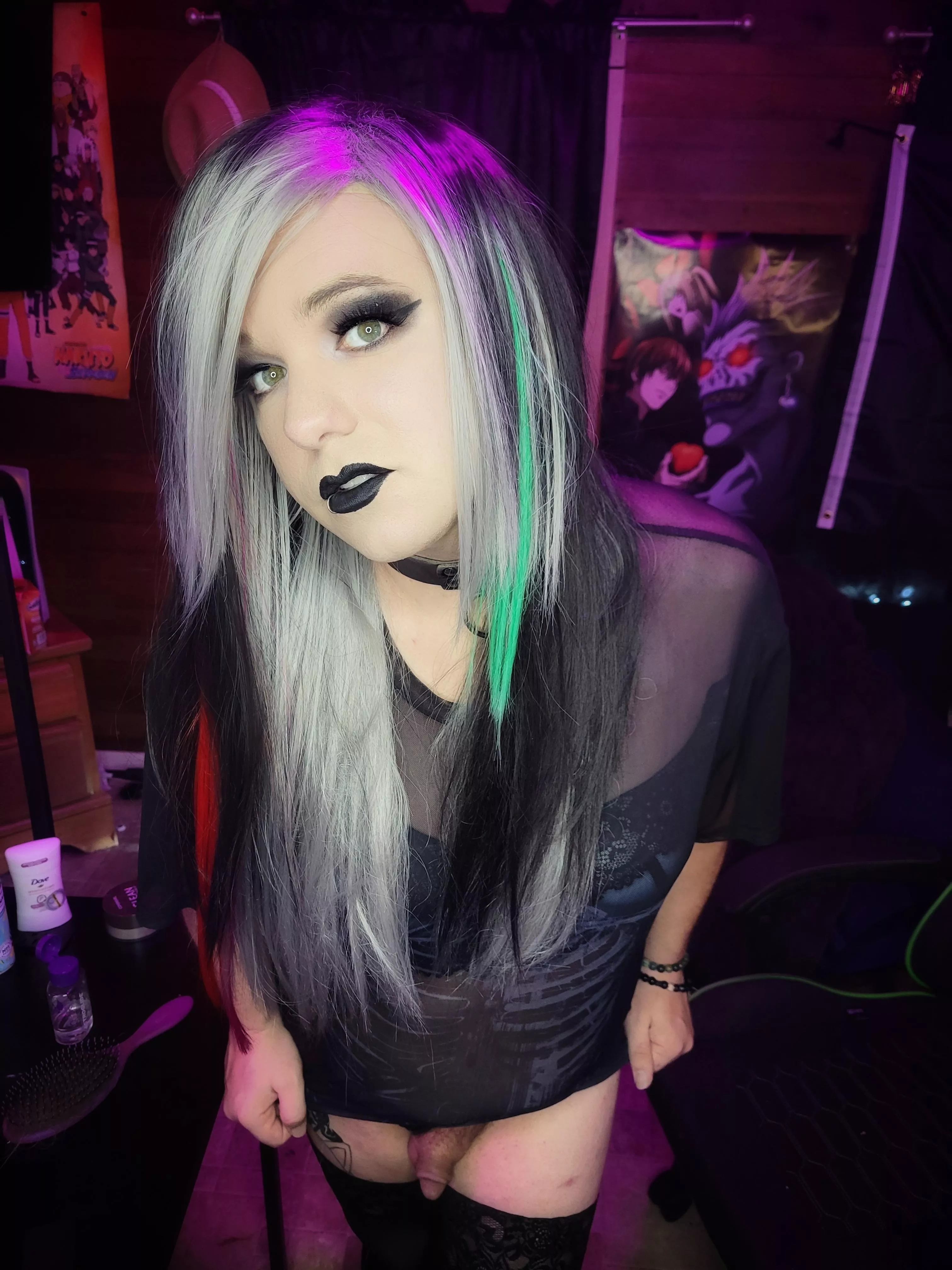 Wanna feel it get hard in ur mouth?